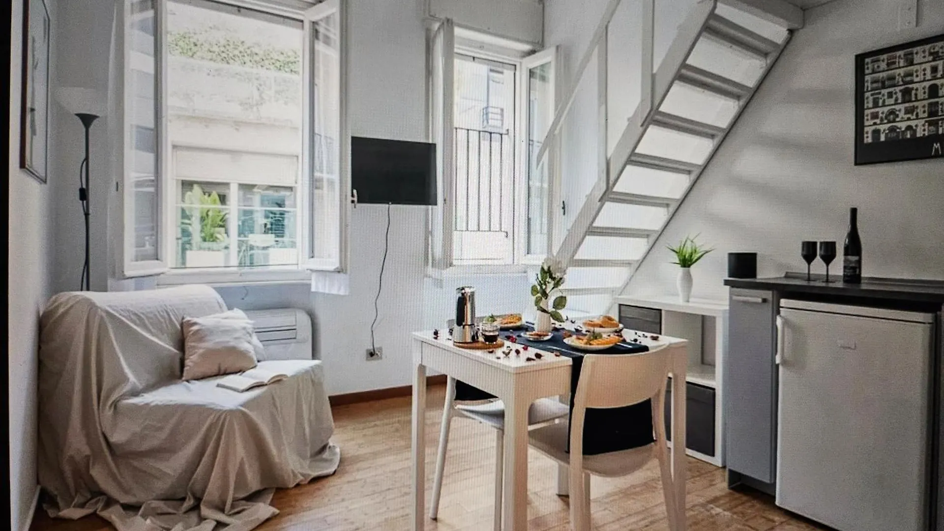 Two-Room Apartment San Babila Milan Italy
