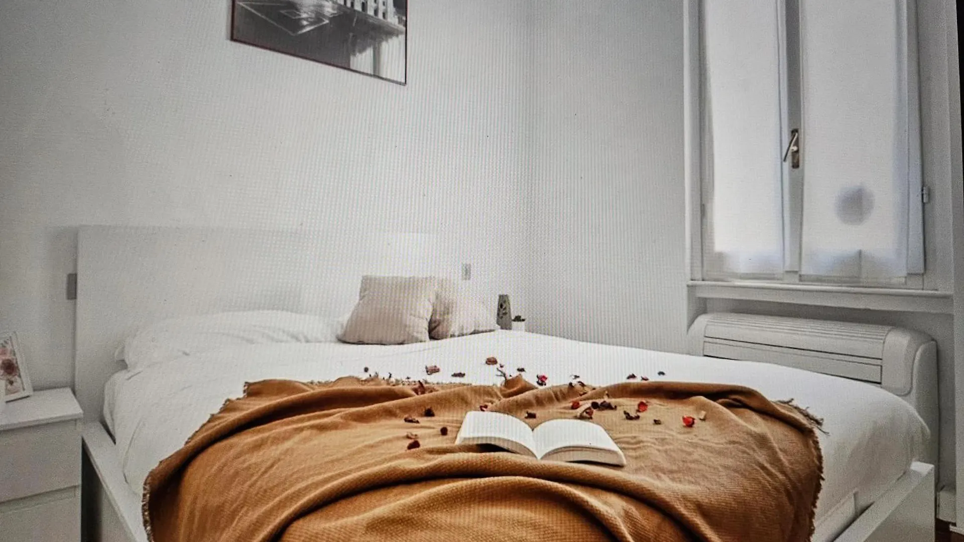 Two-Room Apartment San Babila Milan location