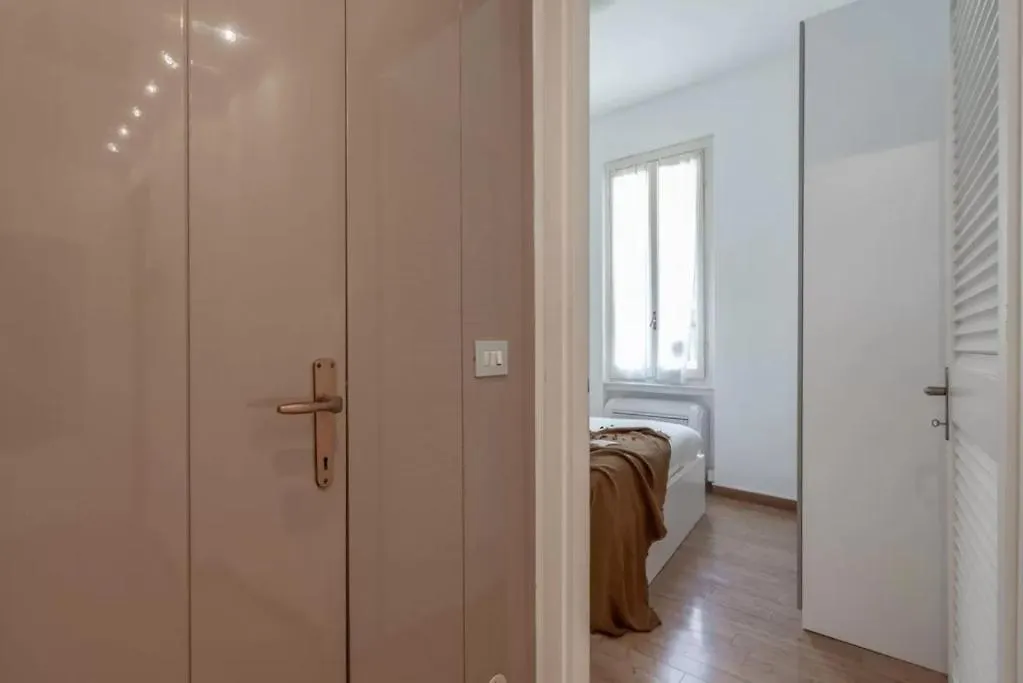 Two-Room Apartment San Babila Milan