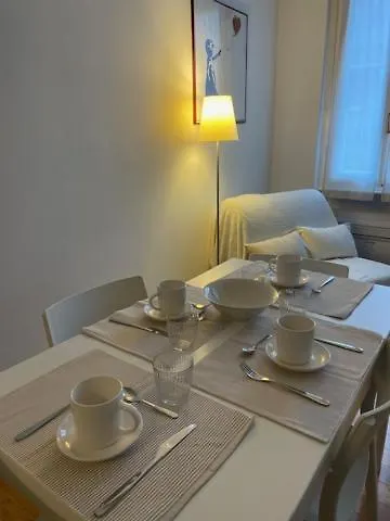Two-Room Apartment San Babila Milan